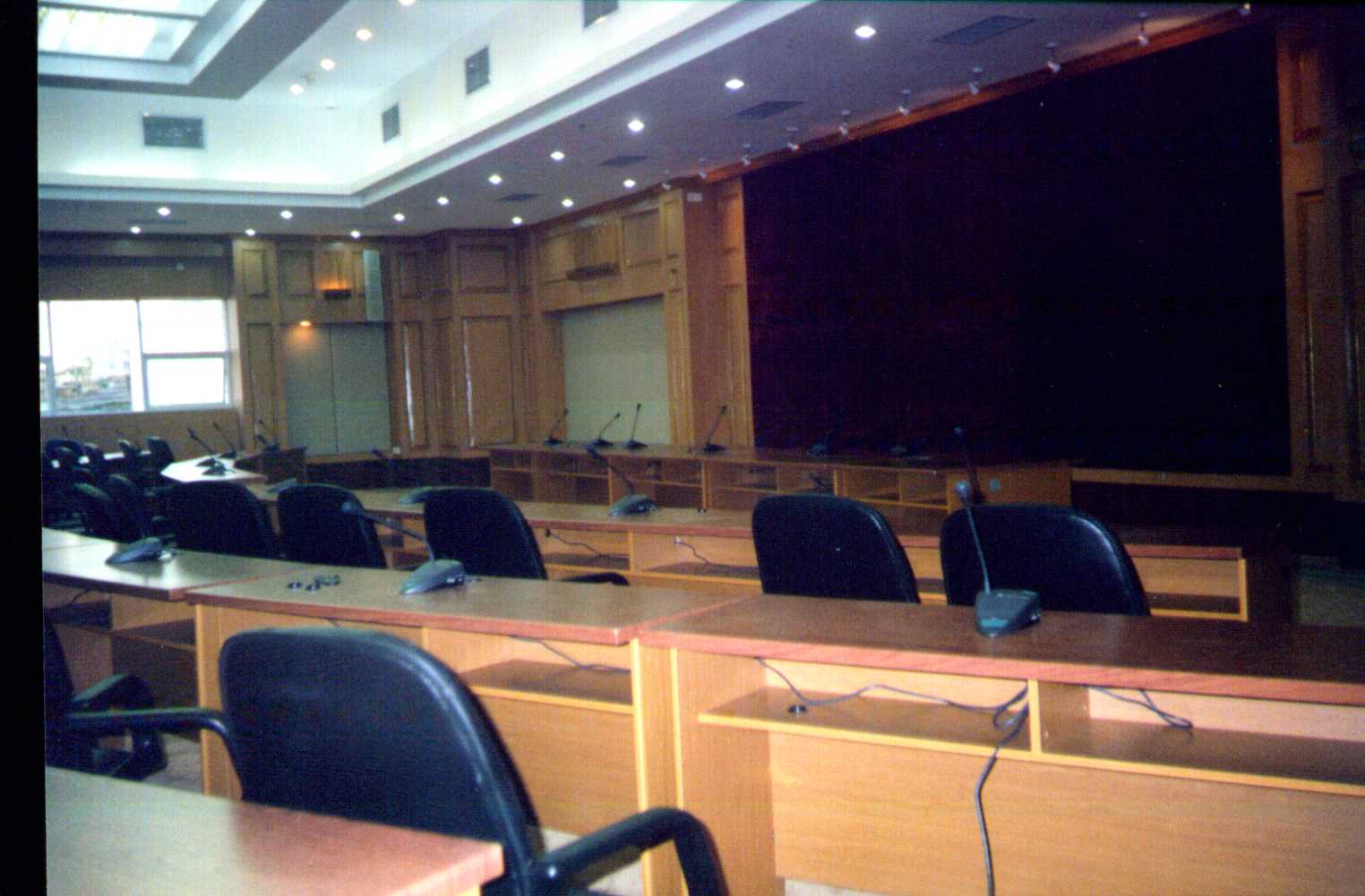 11.jpg (105785 bytes)