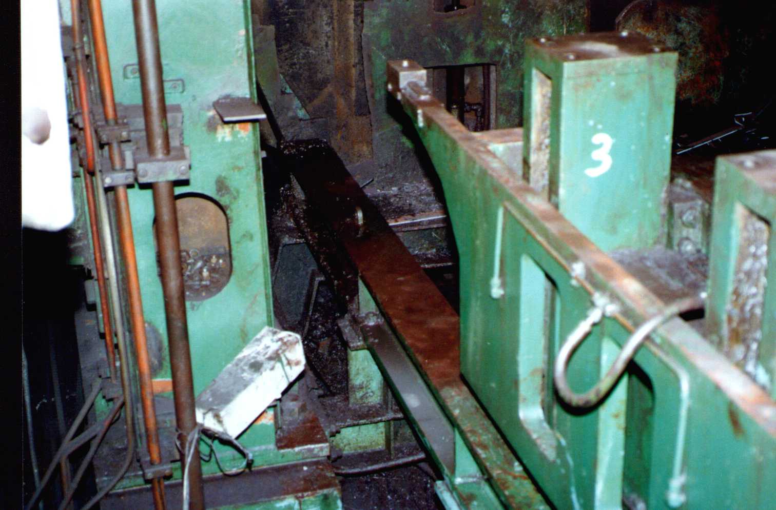 峧4.jpg (122978 bytes)